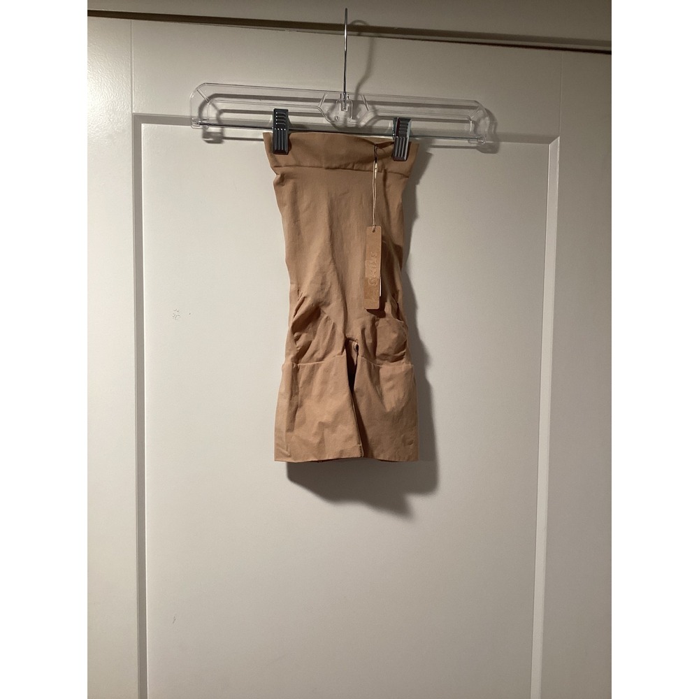SKIMS‎ Sheer Seamless Mid Thigh Short Clay SH-SHO-2152 NWT Womens XS
